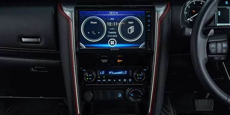 8.95" HD Display Audio With Wired Apple CarPlay & Android Auto Linked To Six Speakers